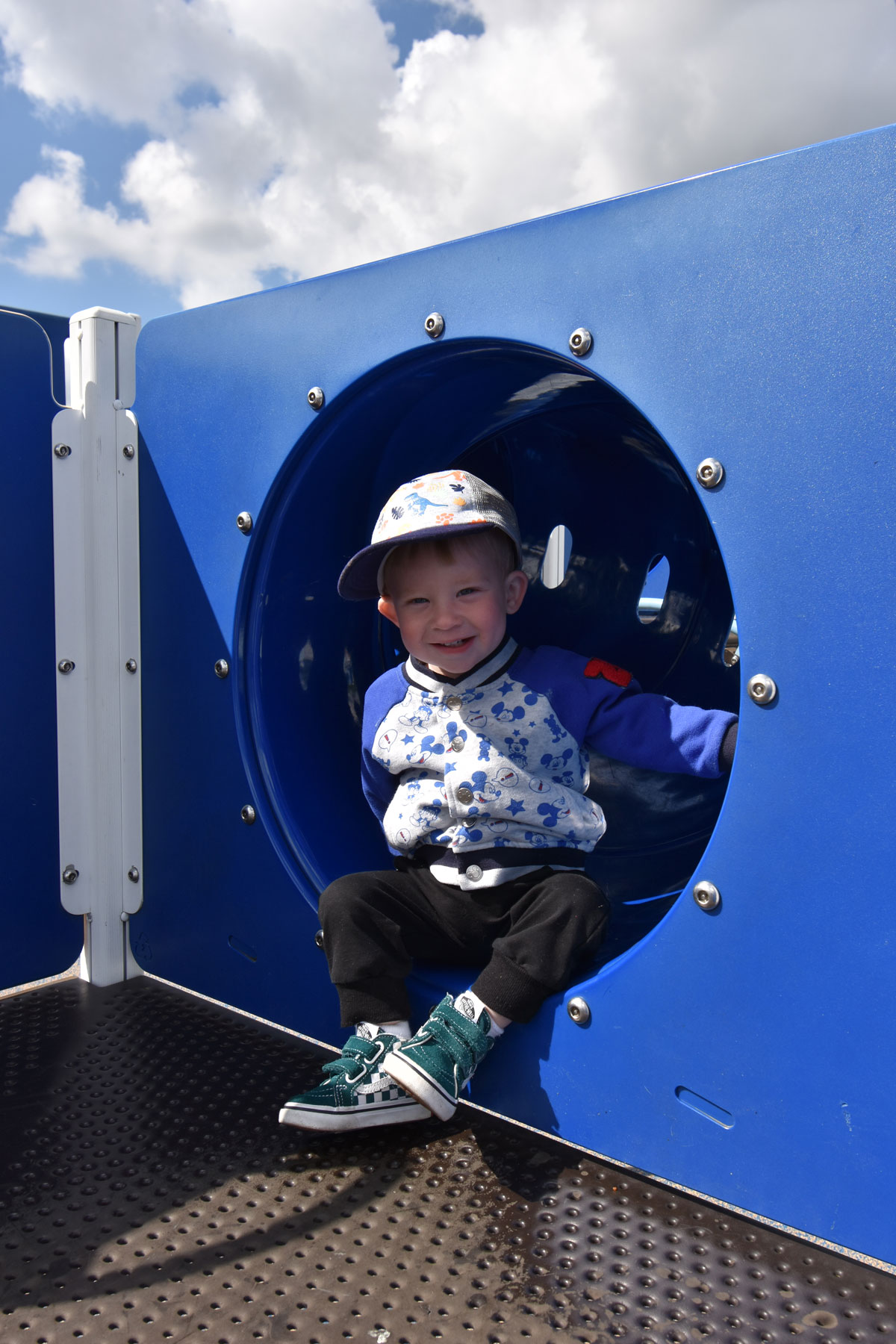 EI-playground-slide