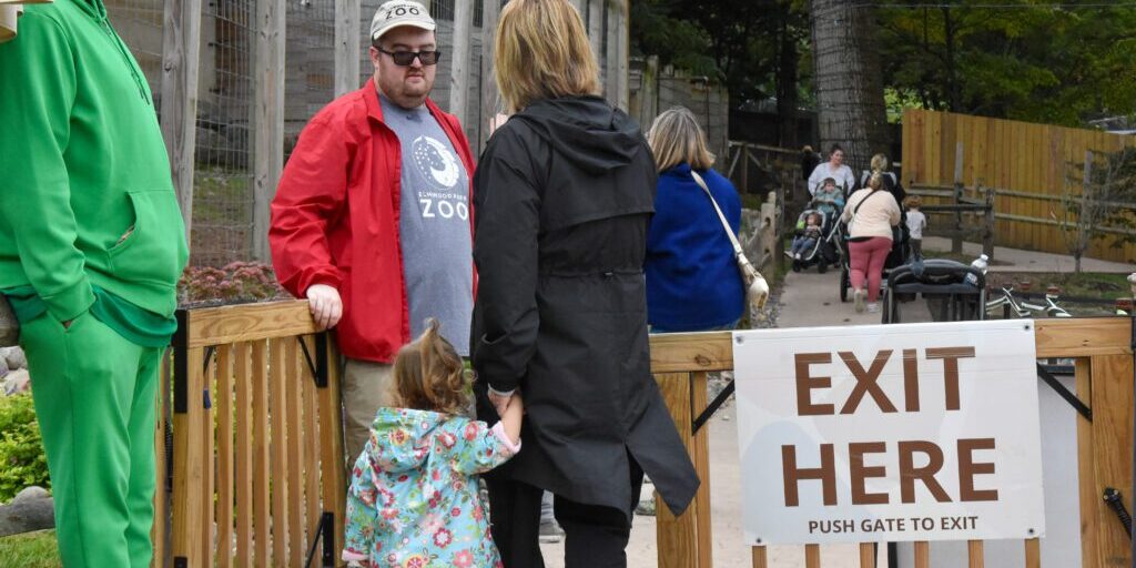 Michael working at the Elmwood Zoo. // Photo by Aubrey Crompton